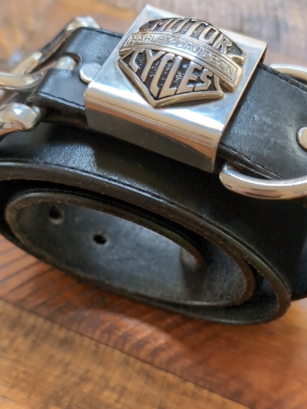 Harley-Davidson Black Leather Belt with Silver Chrome Logo Buckle - Picture 5 of 13